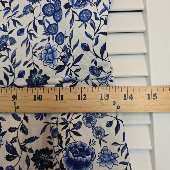 H&M Blue Floral Sleeveless Skater Jersey Dress Women's Sz 8‎ Low Back ResortWear - Picture 8 of 9